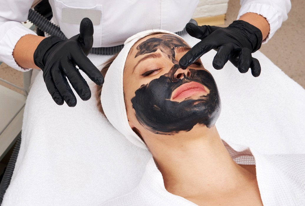 Tratamiento facial ideal para tratar aspecto de la piel mate, poco luminosa, poros dilatados